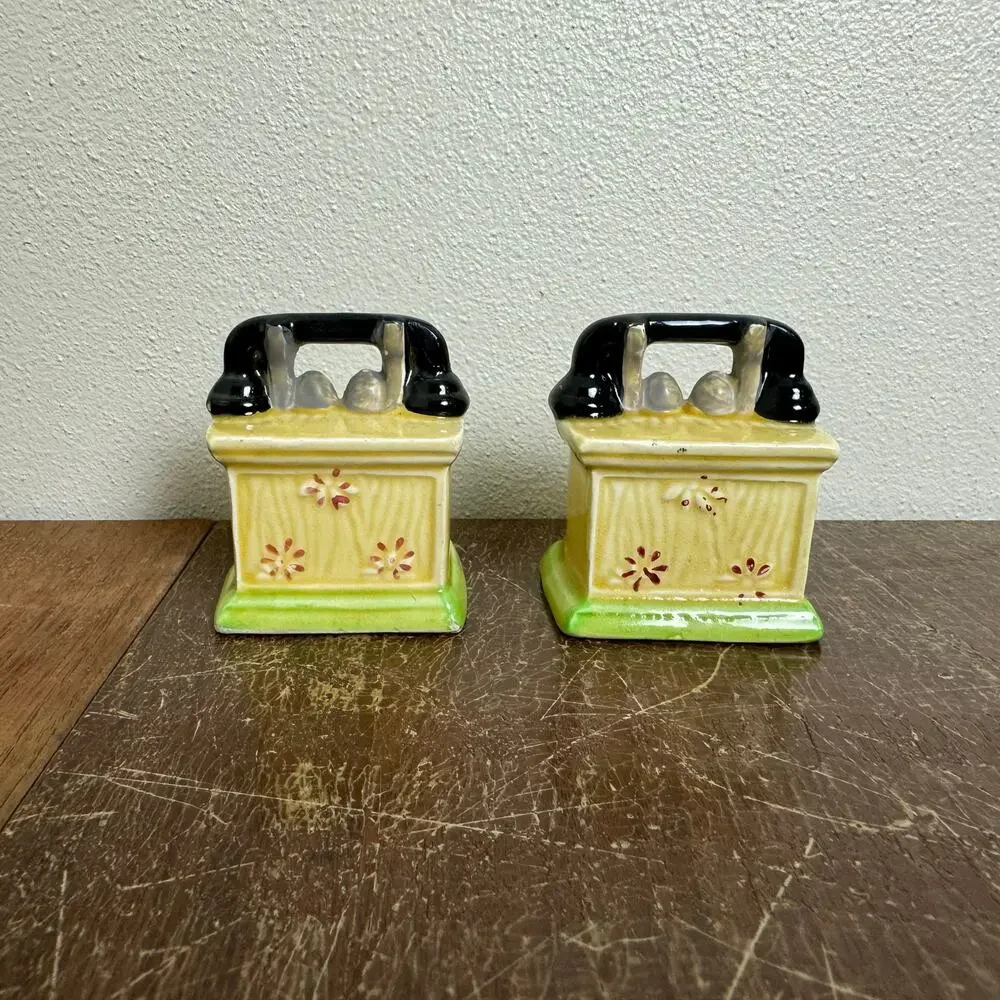 Vintage JAPAN antique telephone kitsch floral salt pepper shakers‎